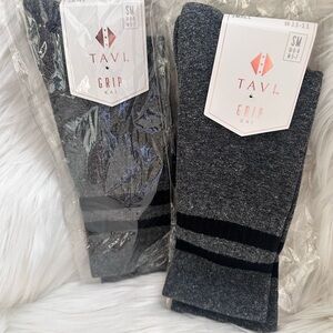 Tavi Gray Grip Socks - Pilates Socks